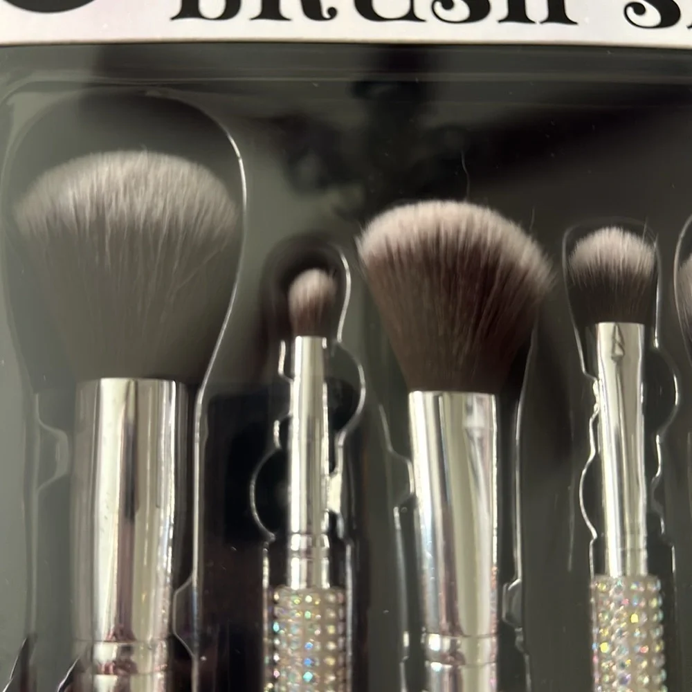 Halloween blinked out make up brush set seven piece💎💎💎💎